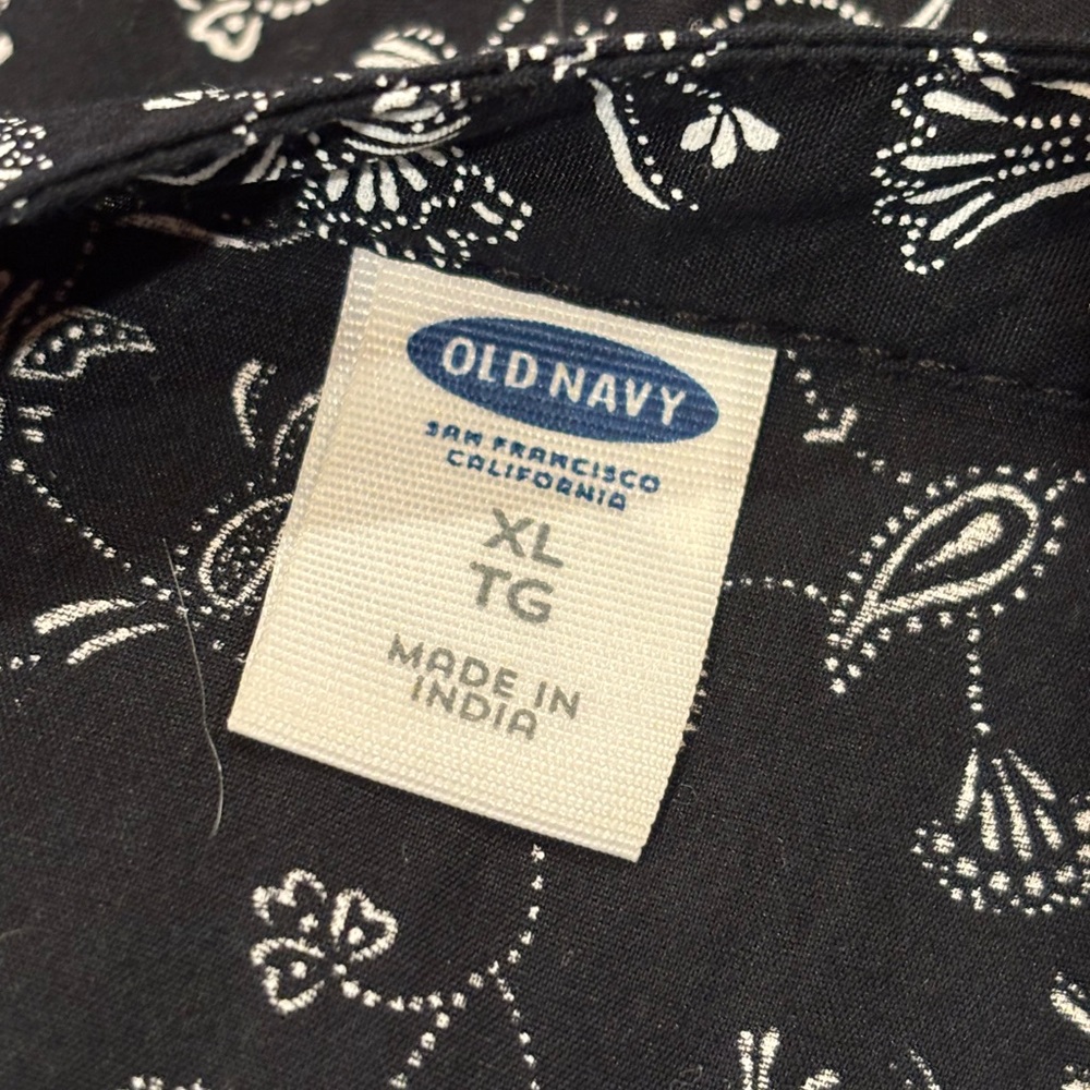 Old Navy Black and White V-Neck Long Sleeve Dress - Picture 10 of 13